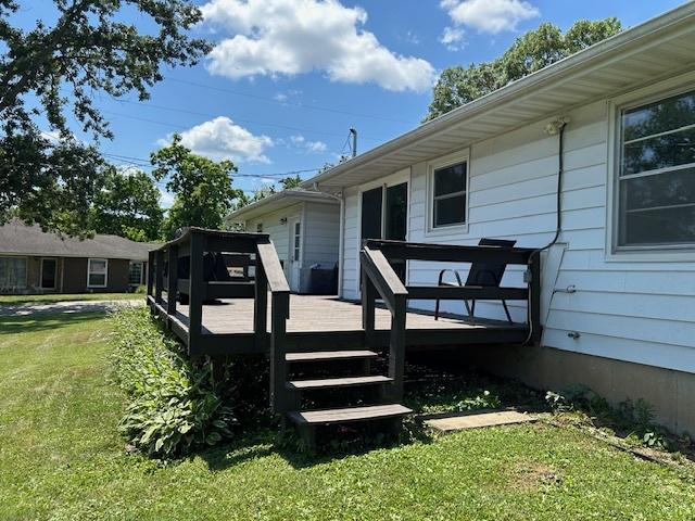 110 Shady Ln, Dixon, IL 61021 - deck featuring a yard