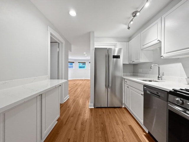 714 W Barry Ave Unit G, Chicago, IL 60657 - photo 2