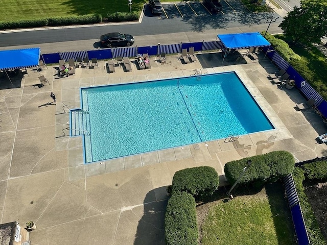 7033 N Kedzie Ave Unit 701, Chicago, IL 60645 - community pool with a patio area
