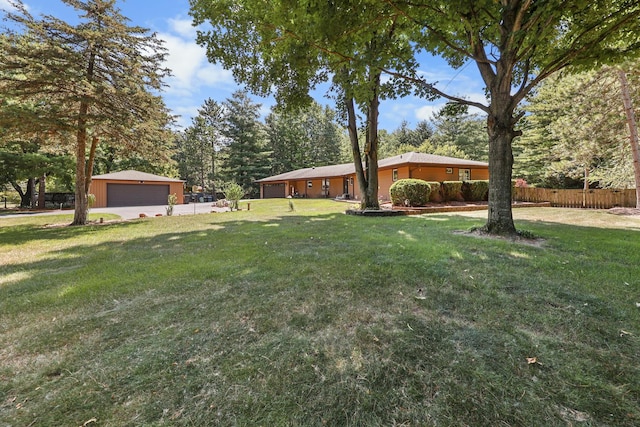 5955 E S Prairie Dr, Morris, IL 60450 - view of yard with a garage