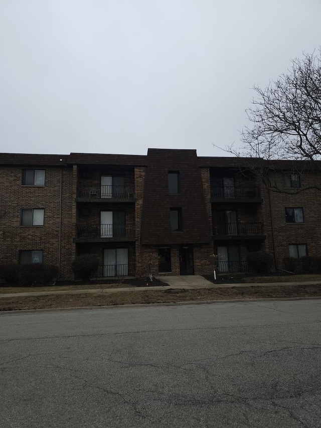 14536 S Muskegon Ave Unit 3B, Burnham, IL 60633 - view of building exterior