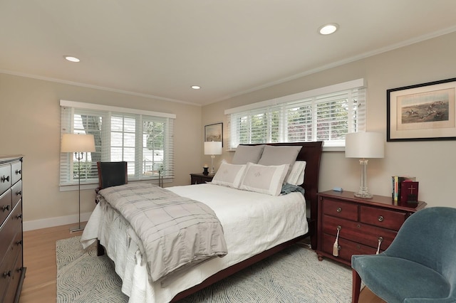 100 Beach Rd, Glencoe, IL 60022 - bedroom featuring light wood-style floors, crown molding, and recessed lighting