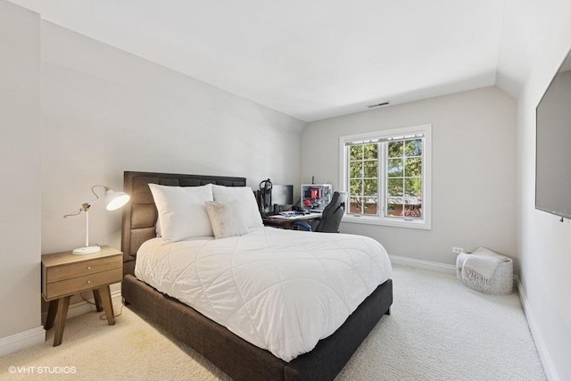 3967 Garden Ave, Western Springs, IL 60558 - bedroom featuring light carpet and lofted ceiling
