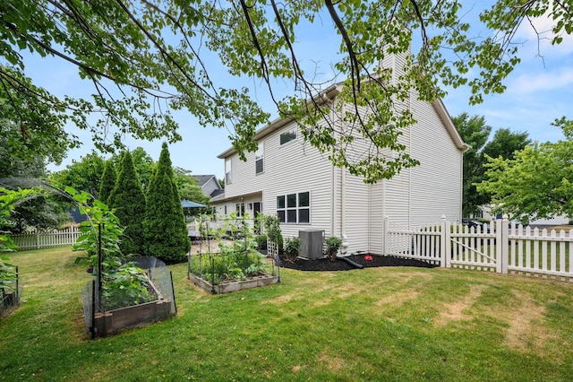 2311 Tremont Ave, Aurora, IL 60502 - view of yard featuring a vegetable garden