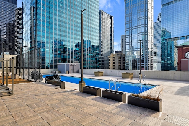 345 N La Salle Dr Unit 1010, Chicago, IL 60654 - community pool with a view of skyline and a patio area