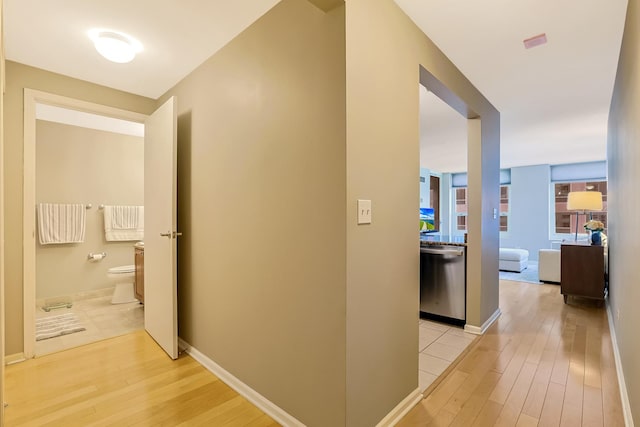 345 N La Salle Dr Unit 1010, Chicago, IL 60654 - hall featuring light wood finished floors