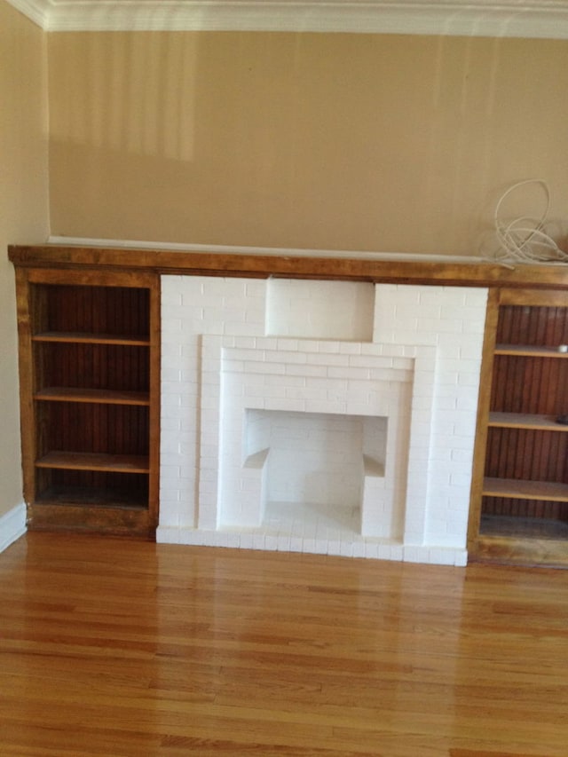 7816 S Indiana Ave, Chicago, IL 60619 - detailed view of wood finished floors and crown molding