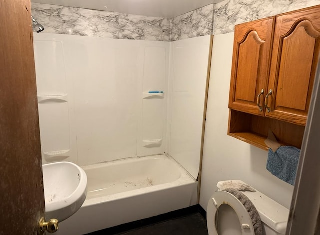 7232 S Aberdeen St, Chicago, IL 60621 - full bathroom featuring toilet and bathing tub / shower combination