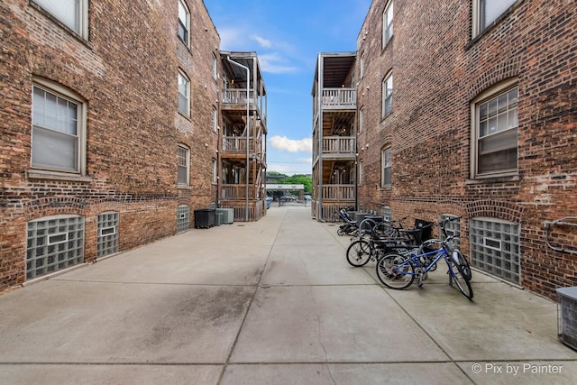 5323 S Harper Ave S Unit 1, Chicago, IL 60615 - view of concrete alley