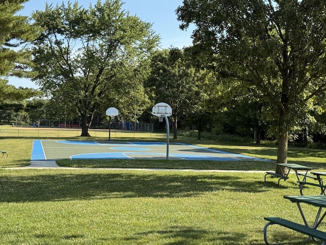 6412 Redbird Ln, Crystal Lake, IL 60012 - view of basketball court with a yard and community basketball court