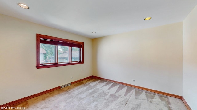 270 W Fremont Ave, Elmhurst, IL 60126 - empty room with light colored carpet and recessed lighting