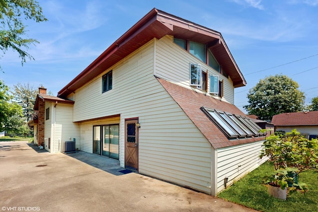 270 W Fremont Ave, Elmhurst, IL 60126 - rear view of property featuring a shingled roof