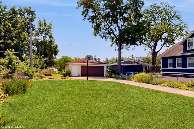 270 W Fremont Ave, Elmhurst, IL 60126 - view of grassy yard featuring a detached garage