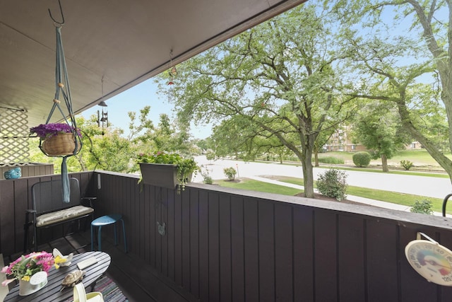 485 Raintree Ct Unit B, Glen Ellyn, IL 60137 - view of balcony