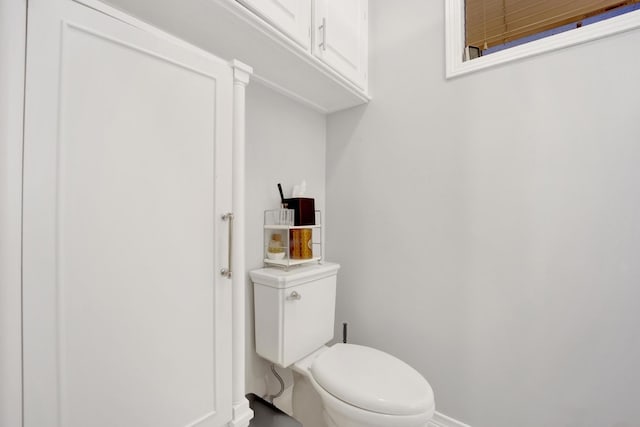 1428 W Lexington St Unit 1, Chicago, IL 60607 - bathroom with baseboards and toilet