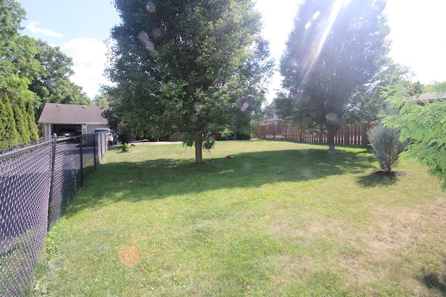 1005 Black Rd, Joliet, IL 60435 - view of yard