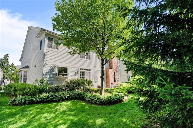 1781 Aberdeen Dr, Glenview, IL 60025 - back of property with a yard