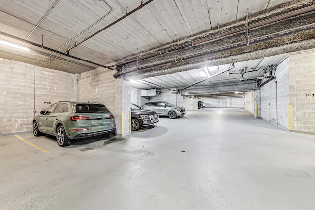 920 W Madison St Unit F8, Chicago, IL 60607 - parking garage with concrete block wall