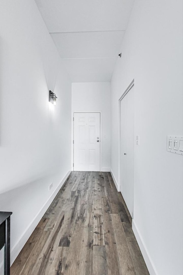 920 W Madison St Unit F8, Chicago, IL 60607 - corridor with wood finished floors