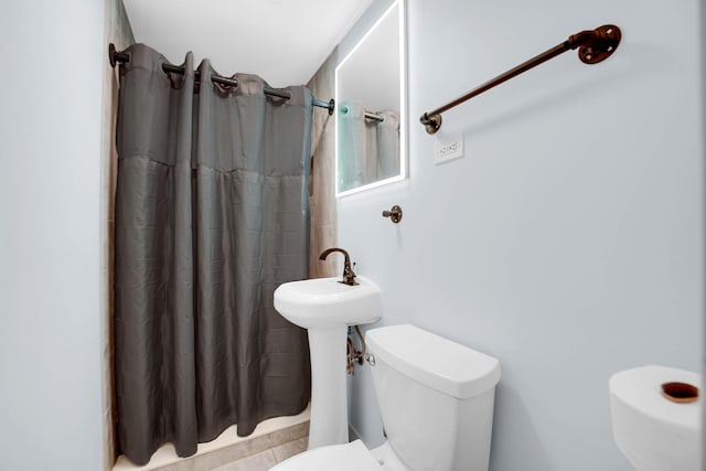 521 Michael Ave, Crete, IL 60417 - full bath featuring toilet and a shower with curtain