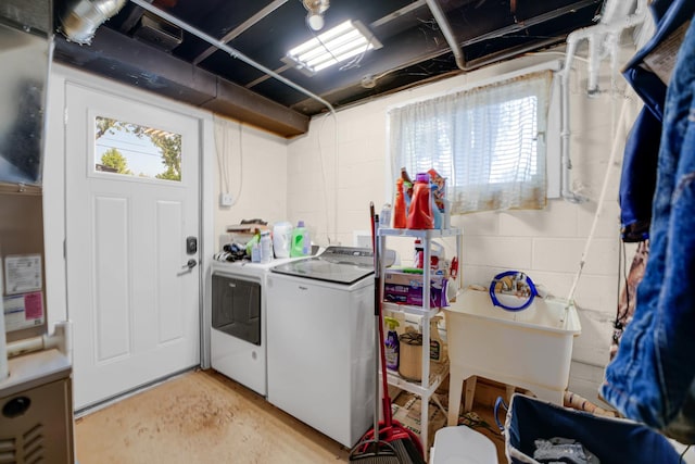 521 Michael Ave, Crete, IL 60417 - laundry area with washer and clothes dryer and concrete block wall