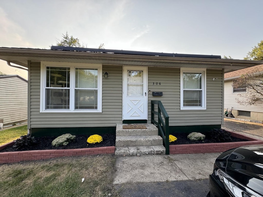 306 Grandview Dr, Round Lake Park, IL 60073 - photo 1
