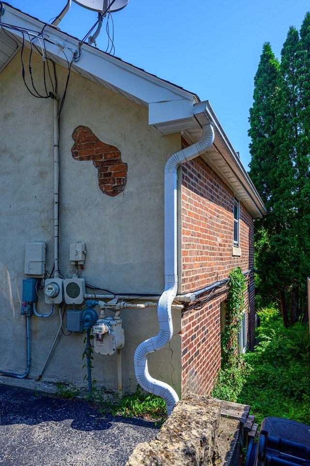 314 Elk St, Galena, IL 61036 - view of side of home with brick siding