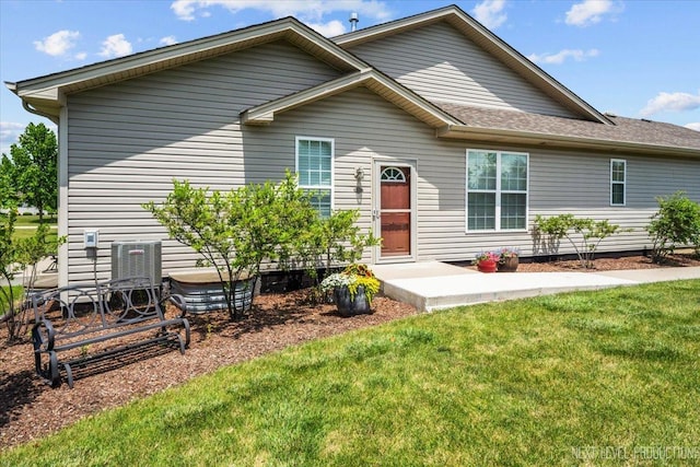 1126 Mandalay Ln Unit 1126, Bolingbrook, IL 60490 - view of front facade featuring a front lawn