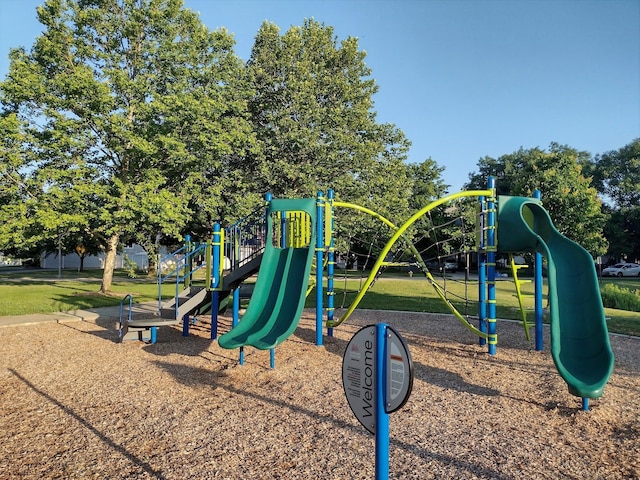 1126 Mandalay Ln Unit 1126, Bolingbrook, IL 60490 - community playground featuring a yard