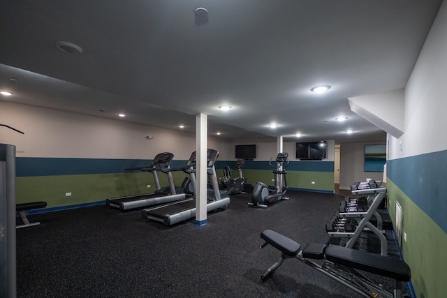 1126 Mandalay Ln Unit 1126, Bolingbrook, IL 60490 - exercise room with baseboards and recessed lighting