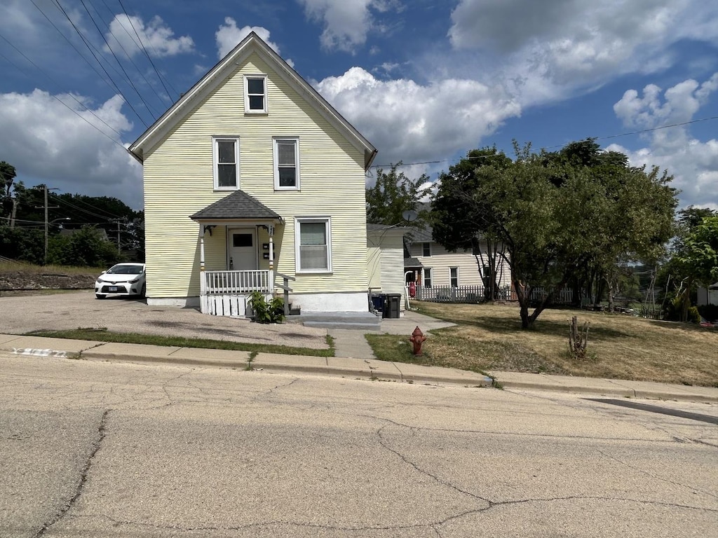 226 Mountain St, Elgin, IL 60123 - photo 1