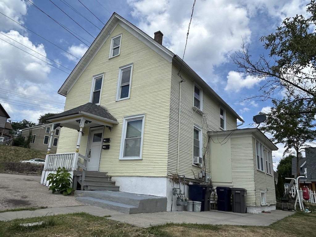 226 Mountain St, Elgin, IL 60123 - photo 2