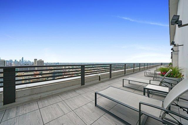 3150 N Lake Shore Dr Unit 14E, Chicago, IL 60657 - view of patio / terrace featuring a city view