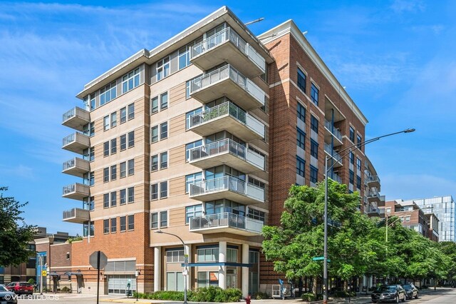 511 W Division St Unit 607, Chicago, IL 60610 - photo 1