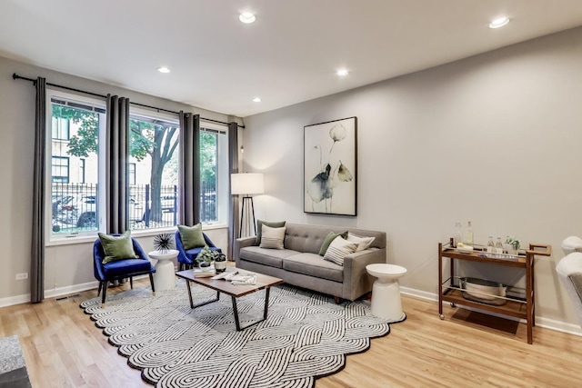 1636 N Leavitt St, Chicago, IL 60647 - living area featuring light wood finished floors and recessed lighting