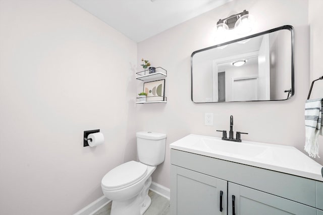 10417 Massasoit Ave, Oak Lawn, IL 60453 - bathroom featuring baseboards and vanity