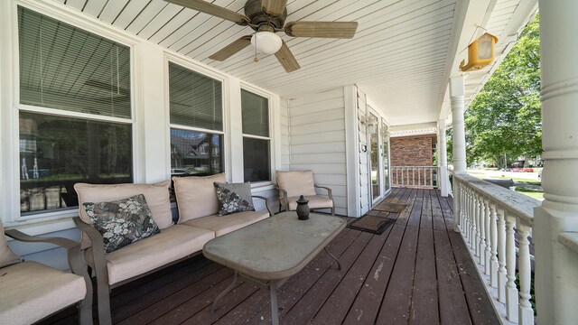 611 S Hennepin Ave, Dixon, IL 61021 - porch featuring a ceiling fan