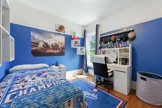 5729 S Harper Ave, Chicago, IL 60637 - bedroom with wood finished floors and a desk