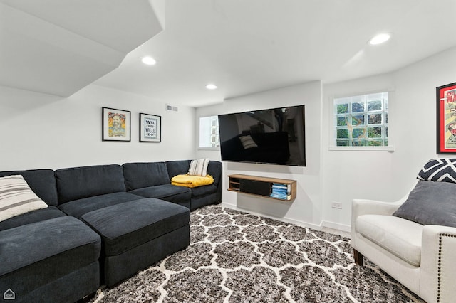 5729 S Harper Ave, Chicago, IL 60637 - living area with recessed lighting and baseboards