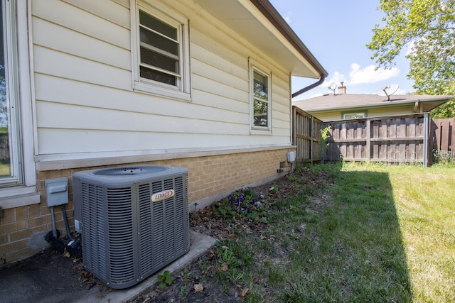 1031 Maple Ln, Elk Grove Village, IL 60007 - photo 32