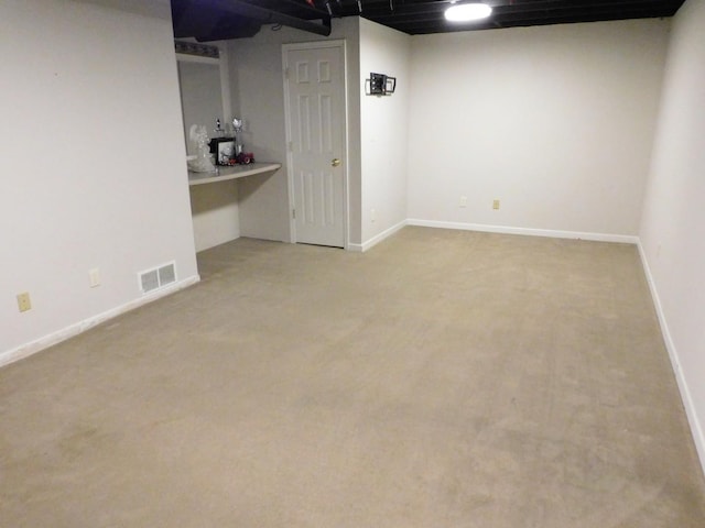 565 Sandra Cir, Freeport, IL 61032 - finished below grade area with carpet flooring