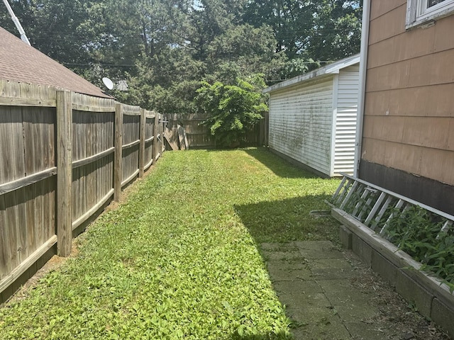 614 N Jackson St, Clinton, IL 61727 - view of fenced backyard