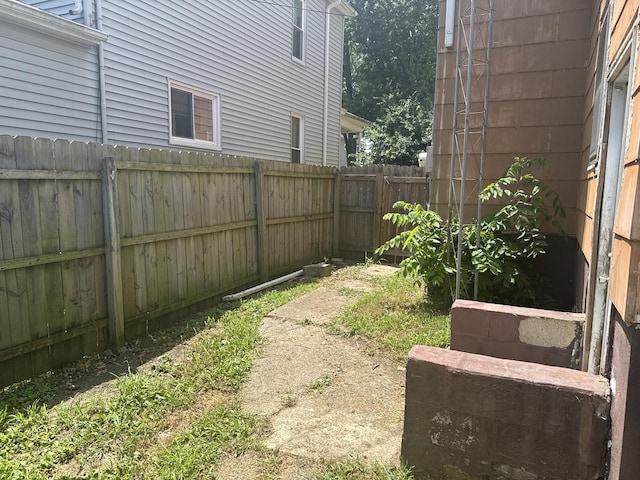 614 N Jackson St, Clinton, IL 61727 - view of fenced backyard