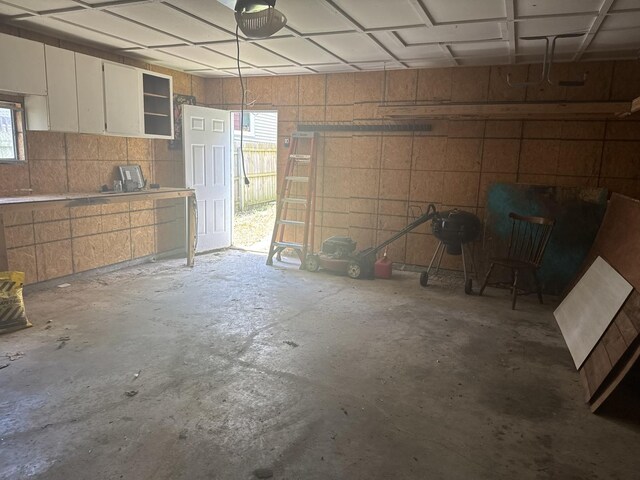 614 N Jackson St, Clinton, IL 61727 - view of garage