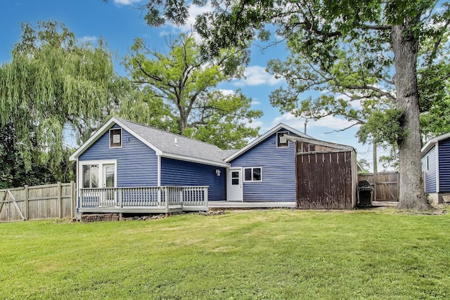 43173 N Lake Ave, Antioch, IL 60002 - back of property featuring a deck and a fenced backyard