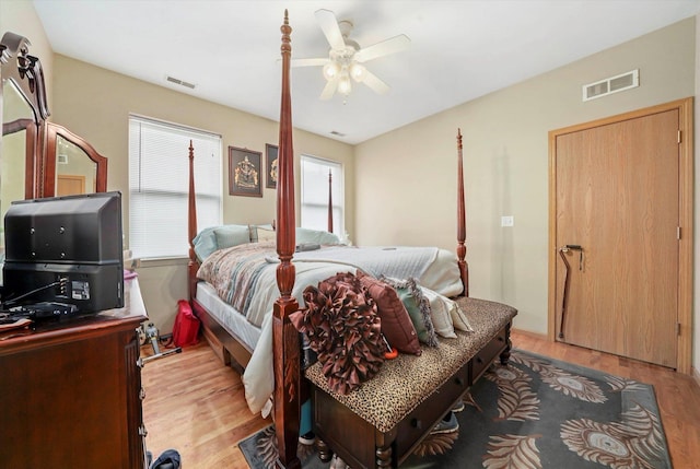 6139 S King Dr, Chicago, IL 60637 - bedroom featuring light wood-style floors and a ceiling fan