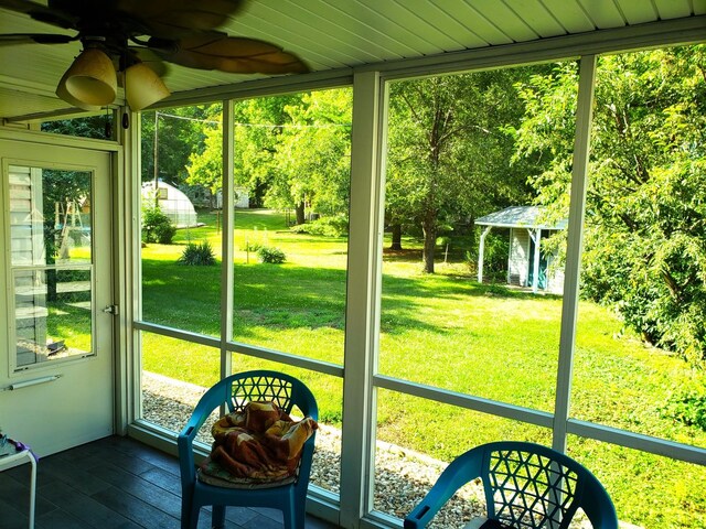 1080 E Bluff St, Marseilles, IL 61341 - sunroom / solarium with ceiling fan