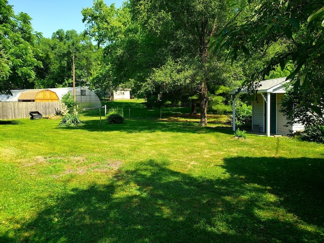 1080 E Bluff St, Marseilles, IL 61341 - view of yard with an outbuilding