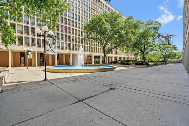 1450 E 55th Pl Unit 317S, Chicago, IL 60637 - view of pool