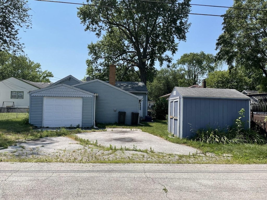 18019 Lorenz Ave, Lansing, IL 60438 - photo 2